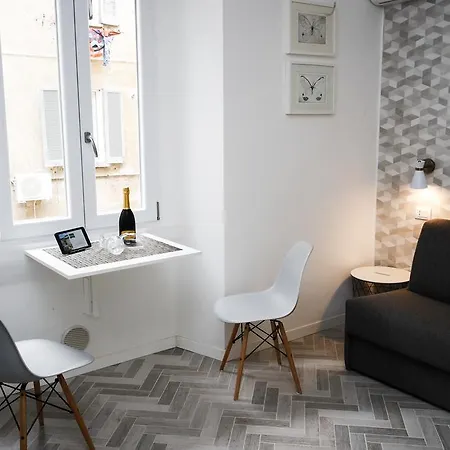 Apartment Bligny 42 - Bocconi Milan